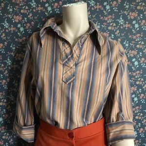 🌹 2/$20, 3/$28 Vintage striped soft pullover w/ cuffs, collar